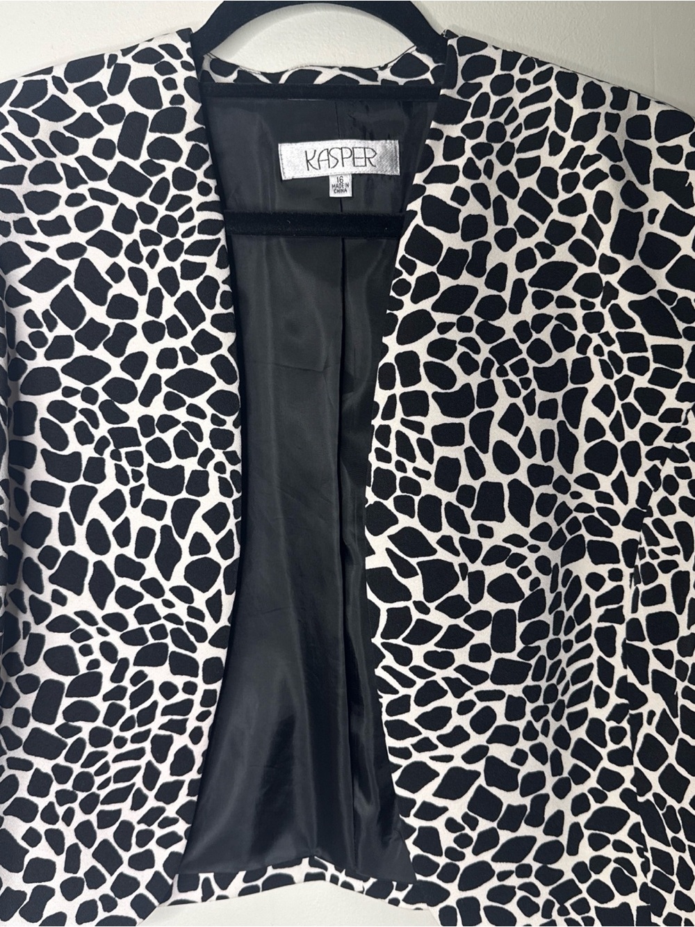 Kasper Black & White Giraffe-Print Open Front Blazer